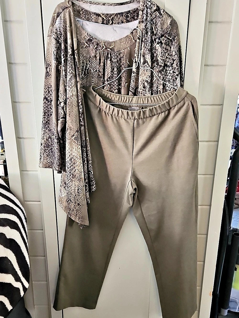 3pc.Match Animal Print Short Sleeve Top Open waterfall Cardi & Pants Size Small